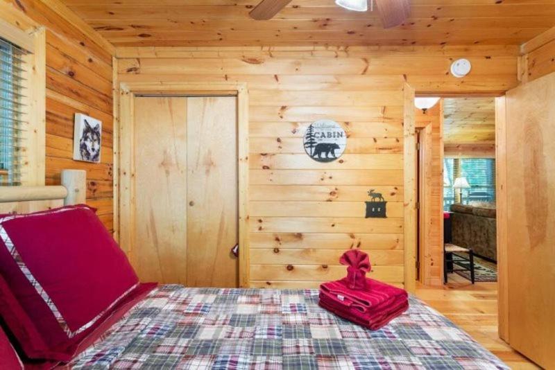 Mountain Spirit Cabin - Fireplace And Hot Tub Villa Blue Ridge Exterior photo