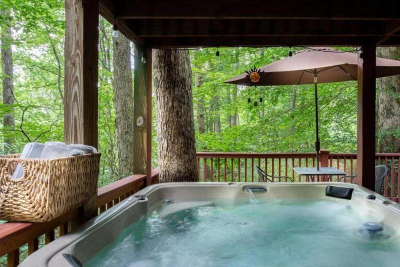 Mountain Spirit Cabin - Fireplace And Hot Tub Villa Blue Ridge Exterior photo